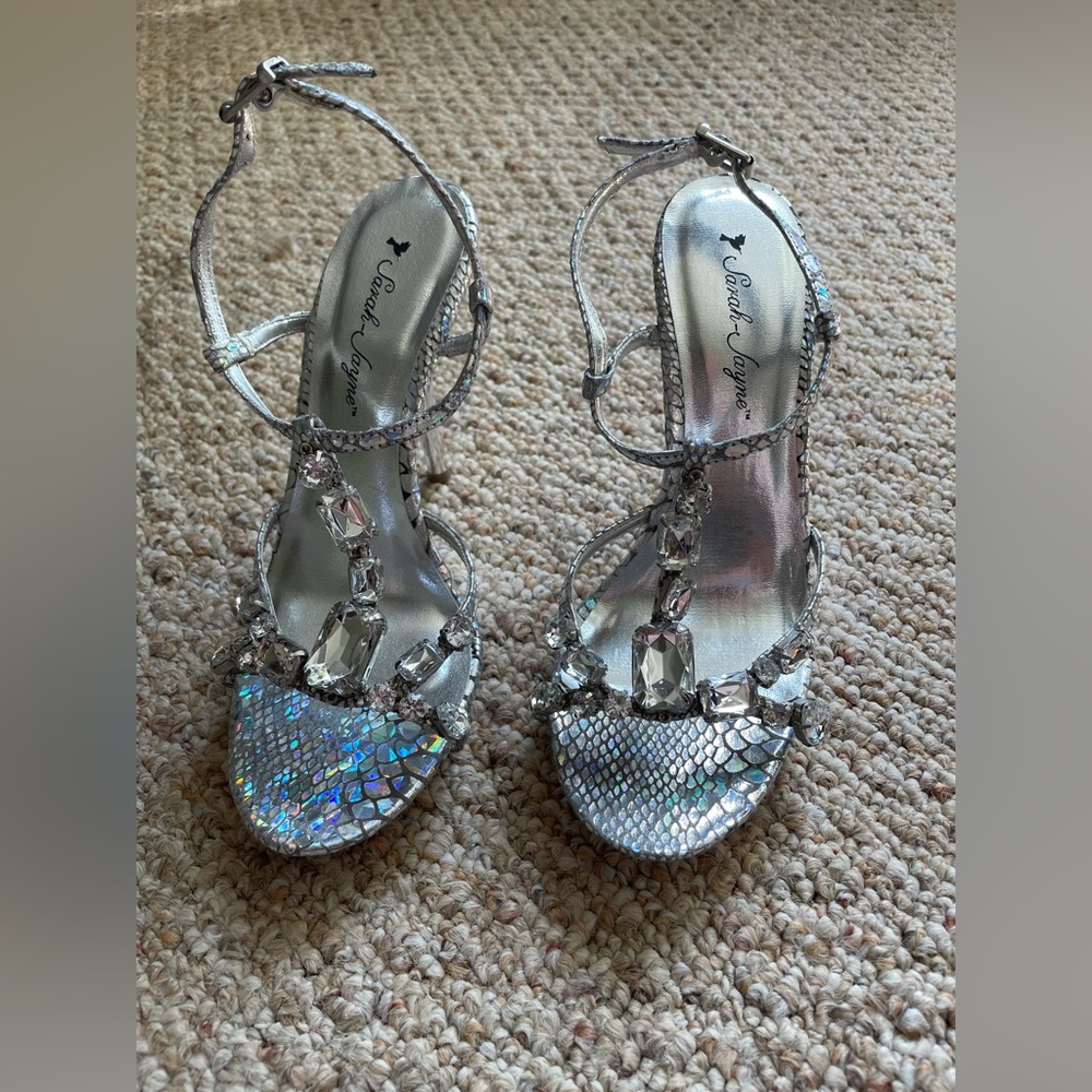 Size 8 silver heels